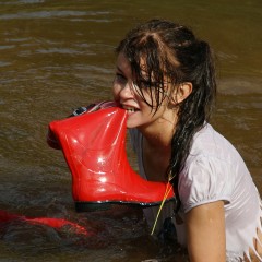 Adventureinwellies: Wild mood. Brook is having fun & playing with her wellies