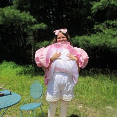 JD and Messy Andi: Janet's visit to The Sploshing Tea Room