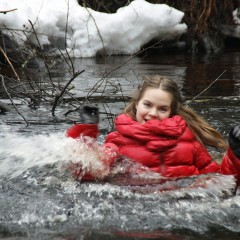 Adventureinwellies: WAM lady in red jacket and a nice wellies :)