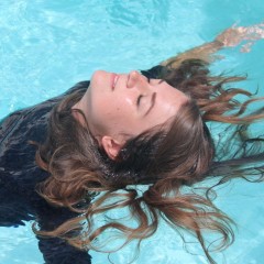 LisaMoomin: Girls In Boots In Pools.