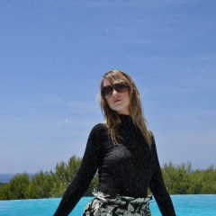 LisaMoomin: Girls In Boots In Pools.