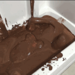 stewy18: Happ Easter Weekend!  Here Are Some Chocolate Bunnies!
