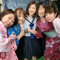 Alumi: 5 Japanese girls have a pie-in-the-face party!