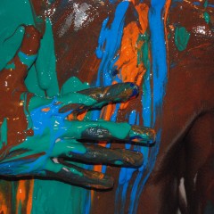 dordion: Like to find like minded  messy paint people in sweden!