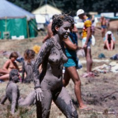 kakurai: Mud, paint, chocolate.