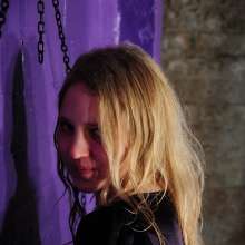 DungeonMasterOne: Felicity chained to the wall and mercilessly hosed down!