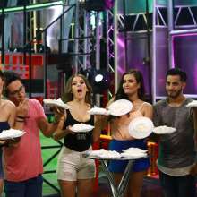 noeldavid: new pie game variety show in Calle 7