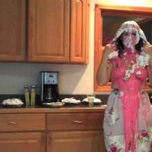 Messygirl: Mrs. Bee is The Happy Housewife