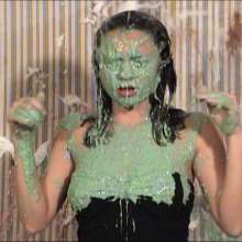 Anglefan.com: New Lisa video--strapless in slime!