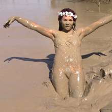 FOXY: Superb video with Ayako in mud