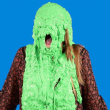 PieZone: Stephanie Loves the 90s, But Hates Getting Green Slimed!