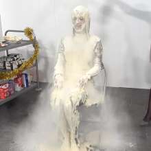 MostWam: Ambers Late Messy Christmas Party