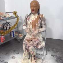 MostWam: Ambers Late Messy Christmas Party