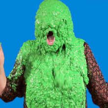 PieZone: Stephanie Loves the 90s, But Hates Getting Green Slimed!