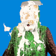 PieZone: Stephanie Loves the 90s, But Hates Getting Green Slimed!