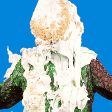 PieZone: Stephanie Loves the 90s, But Hates Getting Green Slimed!