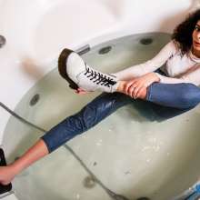 wet.look.me: Update!  Hot curly girl in a denim jacket, jeans and boots | Wetlook.biz