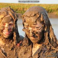DungeonMasterOne: Mud Medicine!  Medics Violet and Felicity take to the mudbanks