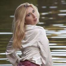 lofw: 2 girls in sexy leatherskirts!