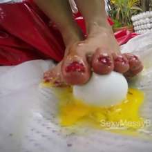 Alana SexyMessyBabes: Alana Egged