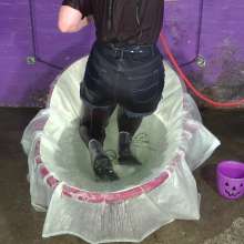 DungeonMasterOne: Barmaid Bathtime: Purity takes a bath in cut-off denim shorts