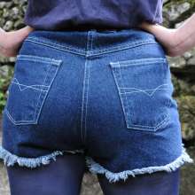 DungeonMasterOne: Barmaid Bathtime: Purity takes a bath in cut-off denim shorts