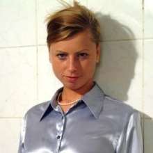 123gunge: Satin blouses for sploshing.