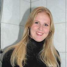 Twidget: A smiling blond from 13 years ago.