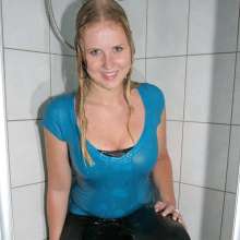 Twidget: A smiling blond from 13 years ago.