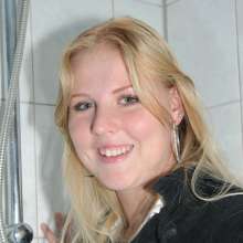 Twidget: A smiling blond from 13 years ago.