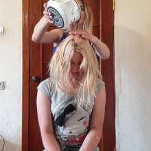 Top Messy Girls: Girl Gets Chocolate and Cream to the Hair!