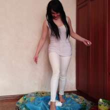 Top Messy Girls: Girl in White Clothes Receives a Food