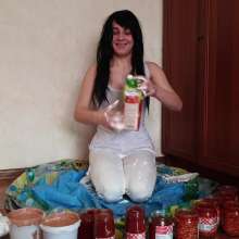 Top Messy Girls: Girl in White Clothes Receives a Food
