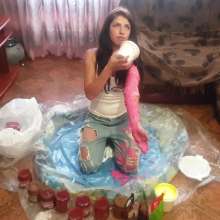 Top Messy Girls: Model Is Very Messy.