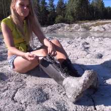 RevSlymsford: Muddy Welly Fun In Tight Yellow Top And Daisy Dukes