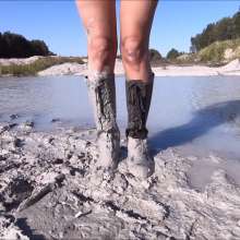 RevSlymsford: Muddy Welly Fun In Tight Yellow Top And Daisy Dukes