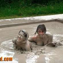FOXY: mud wrestling