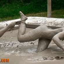 FOXY: mud wrestling