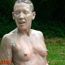 FOXY: mud wrestling