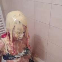 TheGungeZone: Zelenia's Custard Bathtime