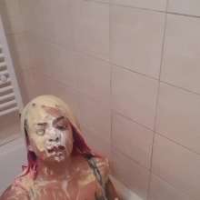 TheGungeZone: Zelenia's Custard Bathtime