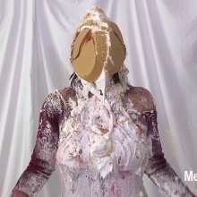 Messygirl: A Night of 100 Pies