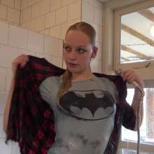 Wamtastic Jessica: Eileen's Batman Bath!