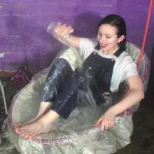 DungeonMasterOne: Honeysuckle's Dungaree Bathtime: Wet denim overalls!
