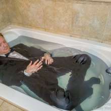 WildThang: Taking a Bath in Tuxedo with Masturbation