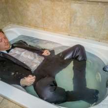 WildThang: Taking a Bath in Tuxedo with Masturbation