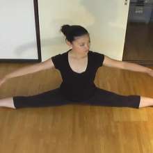 Alumi: Hot young Japanese ballerina gets her strong, sexy dancer's feet messy