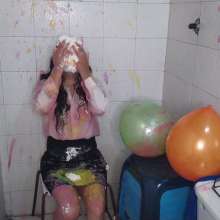Nataly Loveu: Messing up Balloons