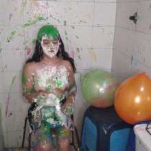 Nataly Loveu: Messing up Balloons