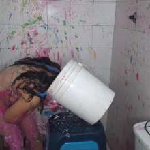 Nataly Loveu: Messing up Balloons